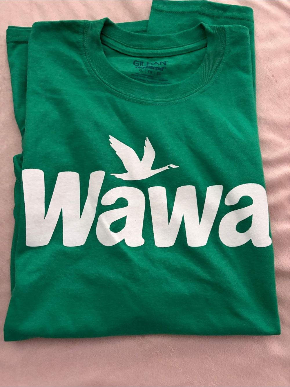 NWOT Gildan Kelly Green Wawa Logo Short Sleeve Tee